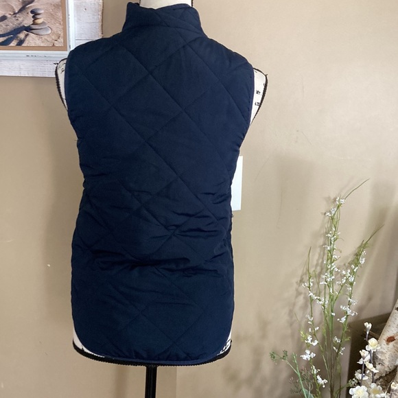 Aéropostale women’s dark blue vest, size extra small/tall petite - Picture 2 of 5